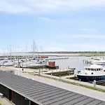 Skade - 10m From The Sea By Interhome *