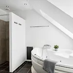 Lejlighed Skade - 10m From The Sea By Interhome