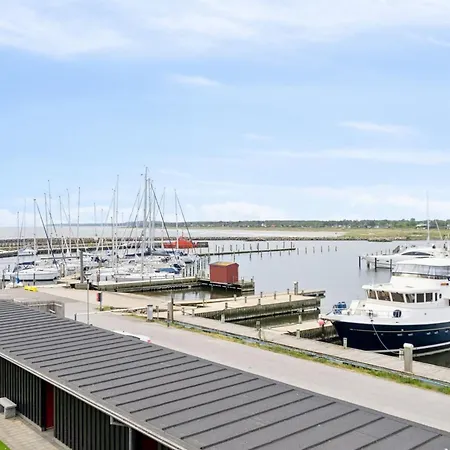 Skade - 10m From The Sea By Interhome *