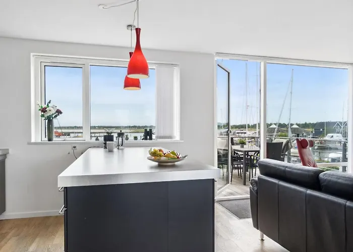Skade - 10m From The Sea By Interhome